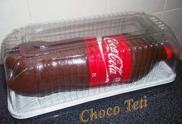 Foto 2 - Bolo garrafa coca cola